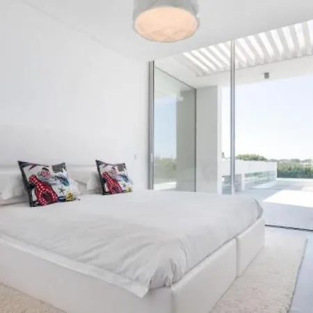 En-suite Bedrooms And Spacious Terrace. * Almancil