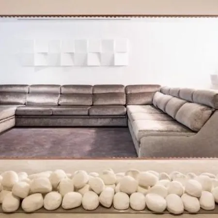 Vila En-suite Bedrooms And Spacious Terrace. Almancil